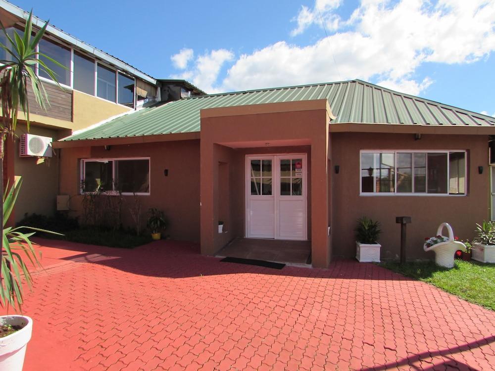 Altos Del Iguazu Hotel Пуерто Игуасу Екстериор снимка