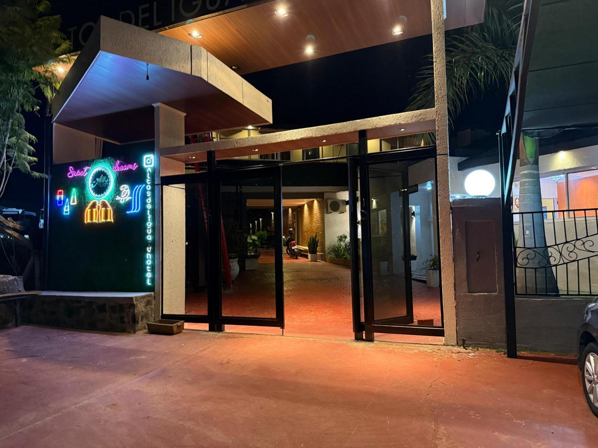 Altos Del Iguazu Hotel Пуерто Игуасу Екстериор снимка