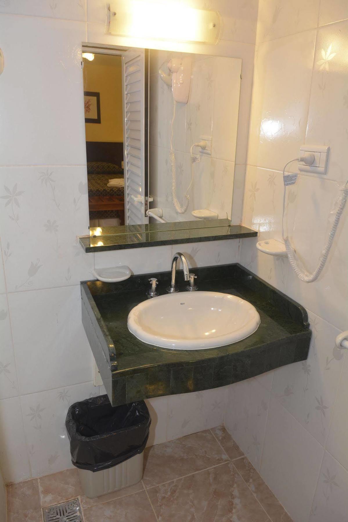 Altos Del Iguazu Hotel Пуерто Игуасу Екстериор снимка